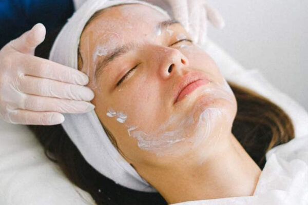 Simple Aher Which is Better: HydraFacial at Salons or Dermatologists